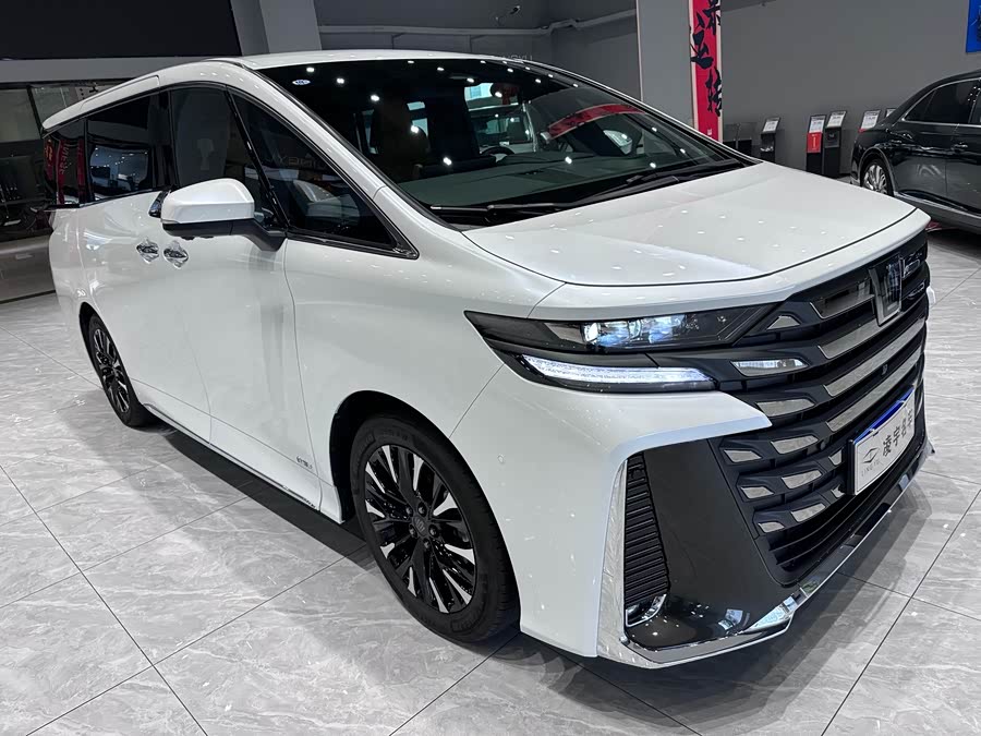 Toyota Vellfire 2024 #4 Toyota Vellfire 2024 صورة سيارة #4
