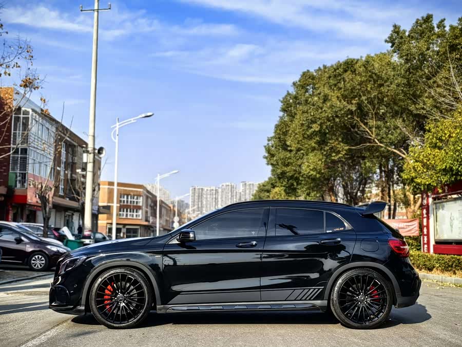 Mercedes-Benz GLA AMG 2018 car image #4
