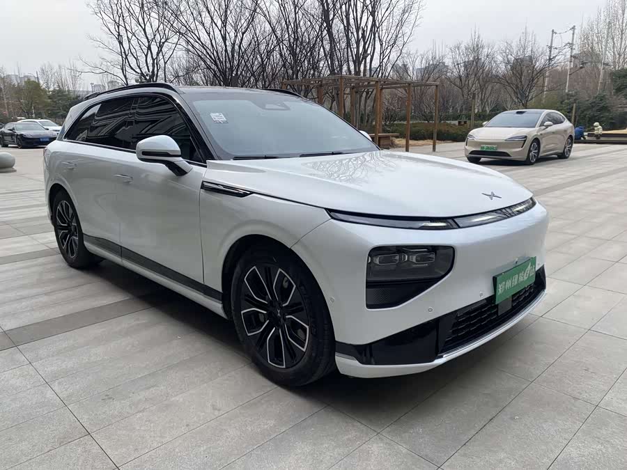 Xpeng G9 2025 car image #4