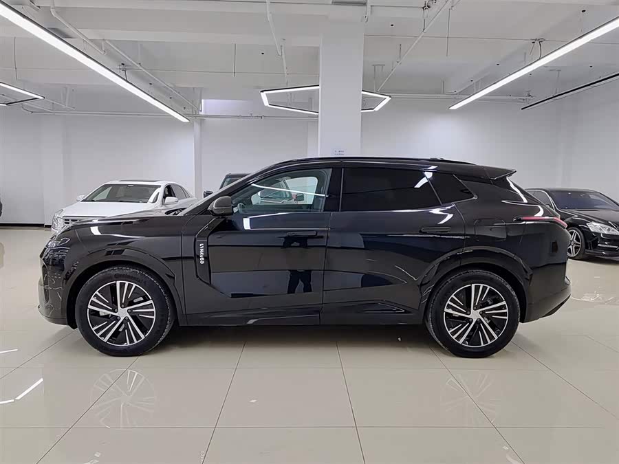 Lynk & Co 08 EM-P 2025 car image #4