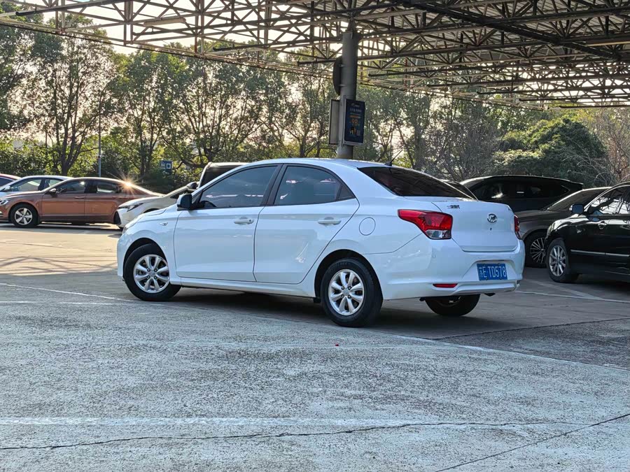 Hyundai Reina 2018 #4 Hyundai Reina 2018 car image #4