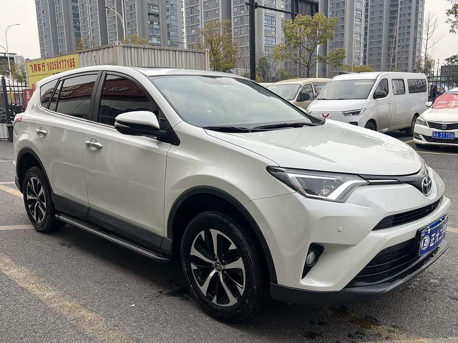 Toyota RAV4 2019 #4 Toyota RAV4 2019 car image #4