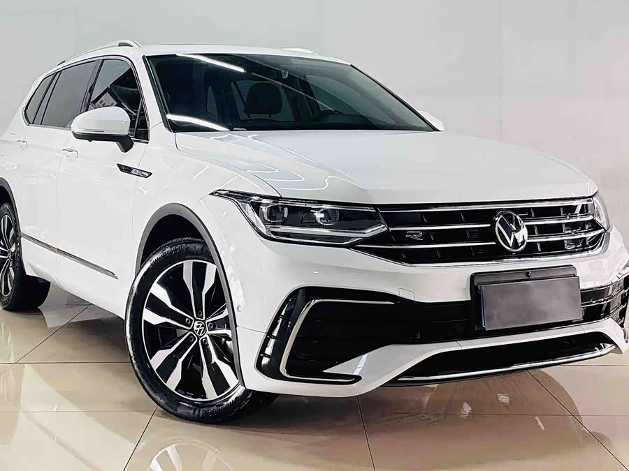 Volkswagen Tiguan L 2023 car image #4