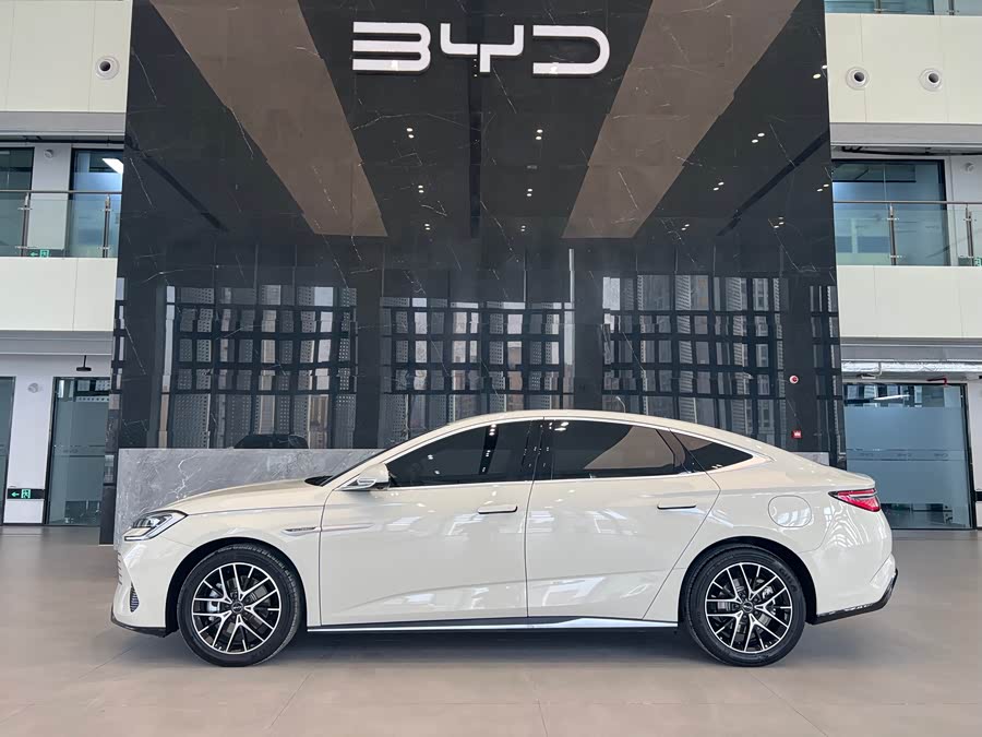 BYD Seal 07 DM-i 2024 #4 BYD Seal 07 DM-i 2024 car image #4