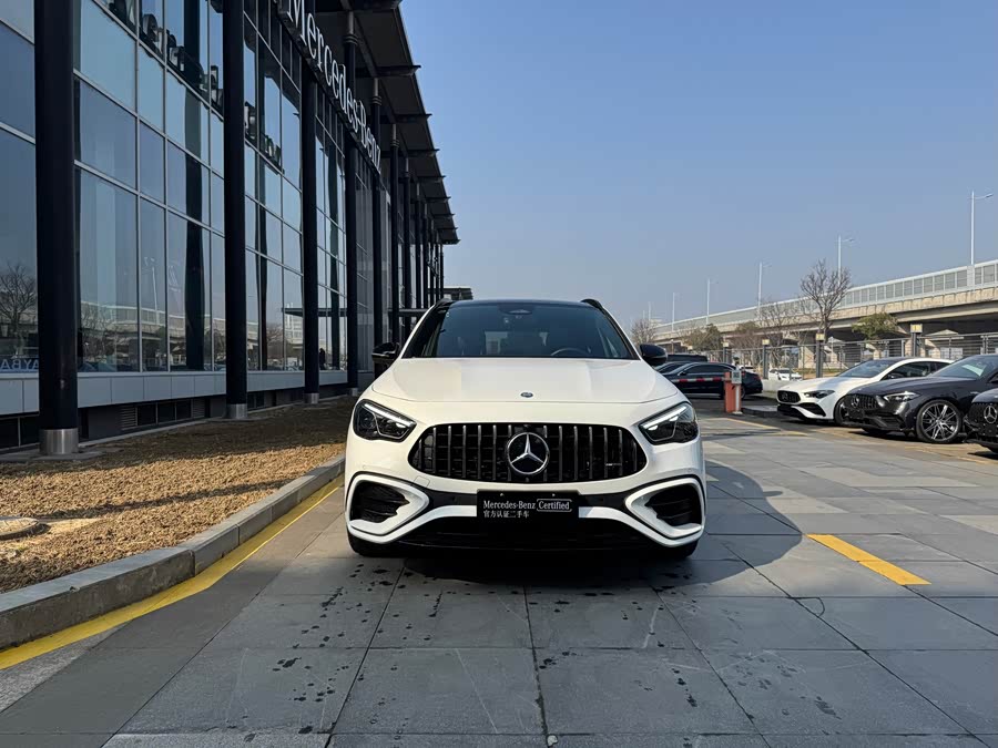 Mercedes-Benz GLA AMG 2025 immagine di auto #4