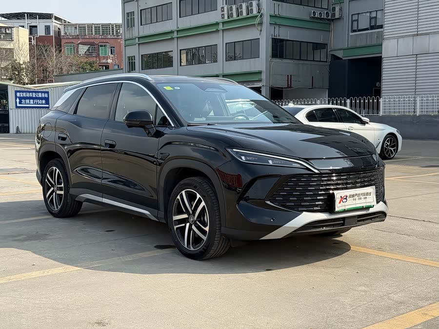 BYD SongL DM-i 2025 #4 BYD SongL DM-i 2025 car image #4