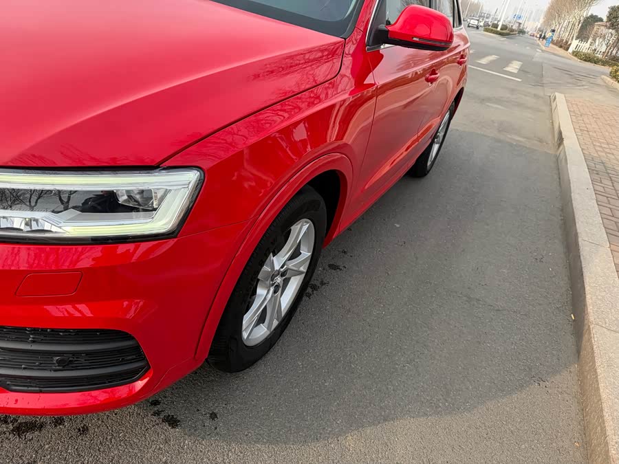 Audi Q3 2018 car image #4