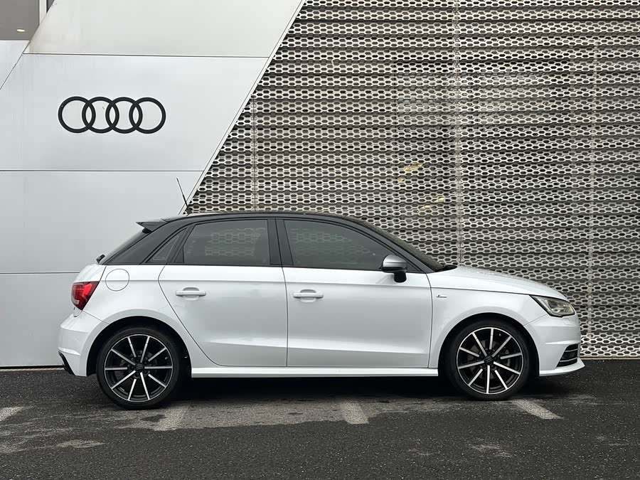 Audi A1 2018 car image #4