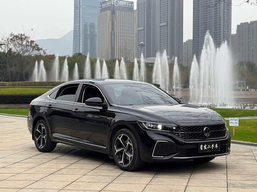 Volkswagen Passat 2025 car image #4