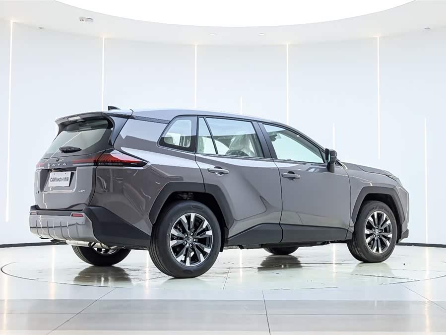 Toyota RAV4 2026 car image #4