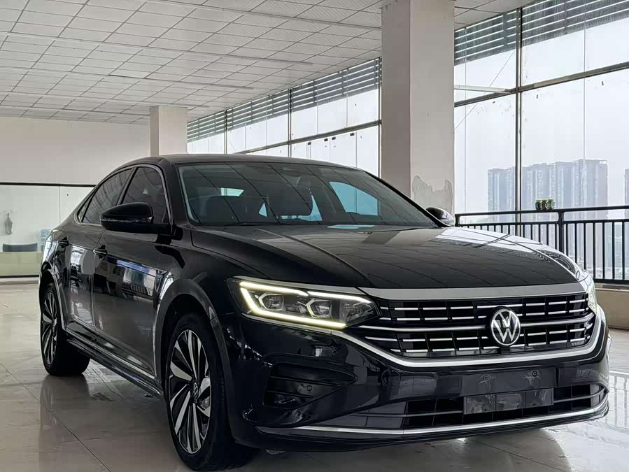 Volkswagen Passat 2021 immagine di auto #4