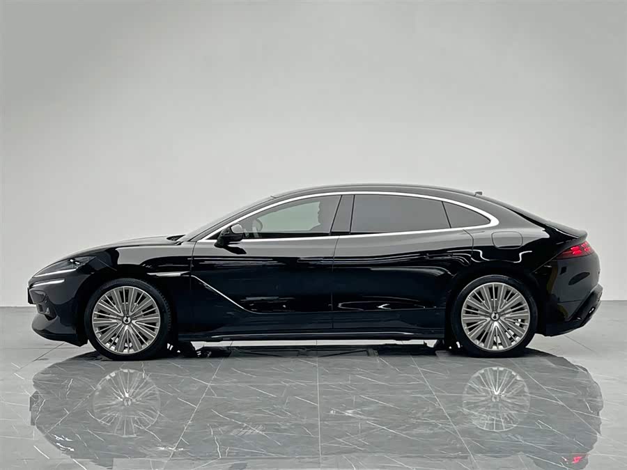 Denza Z9 2024 car image #4