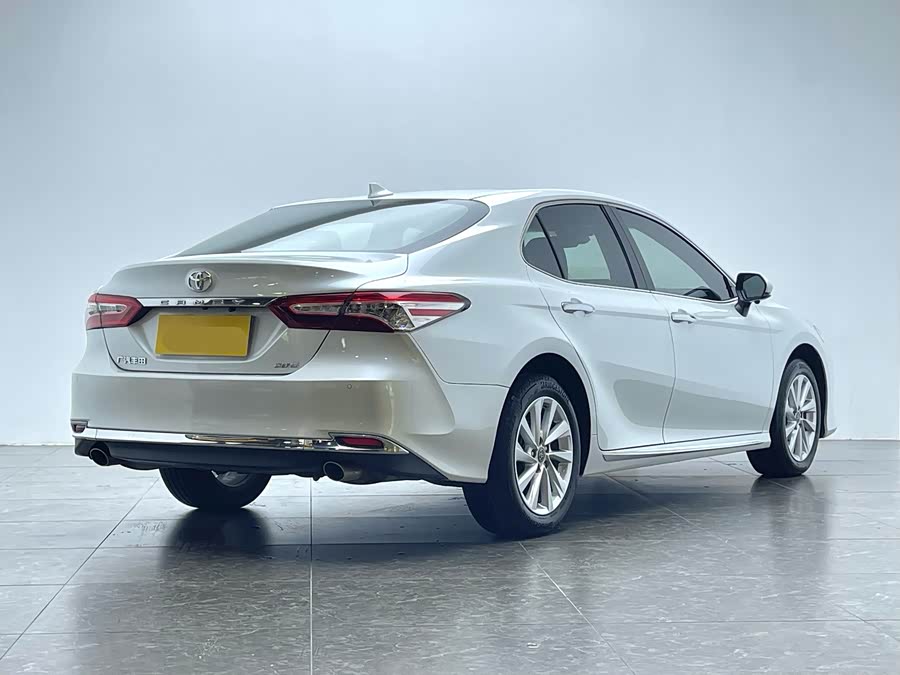 Toyota Camry 2023 car image #4