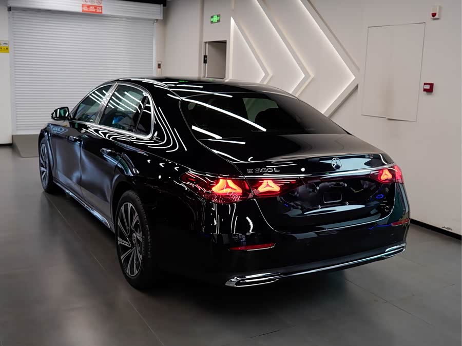 Mercedes-Benz E Class 2025 car image #4