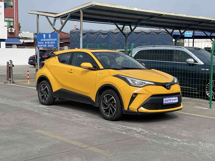 Toyota C-HR 2021 immagine di auto #4