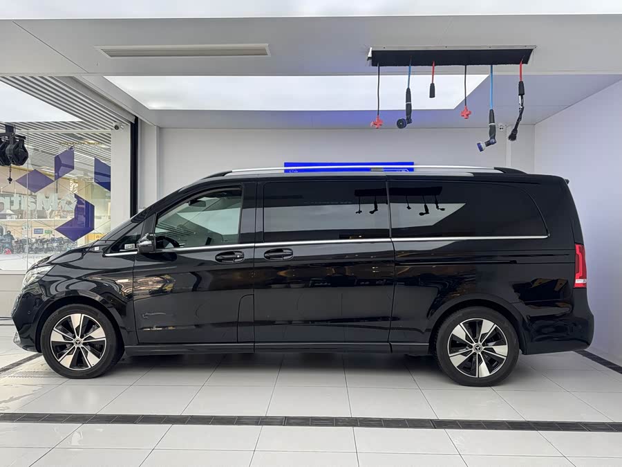 Mercedes-Benz V Class 2022 car image #4