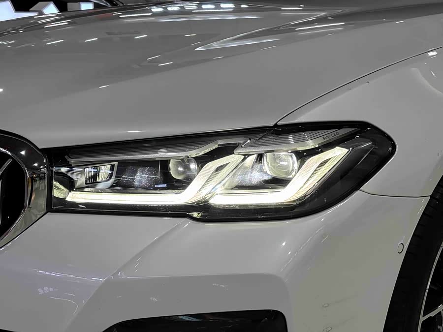 BMW 5 Series New Energy 2022 car image #4