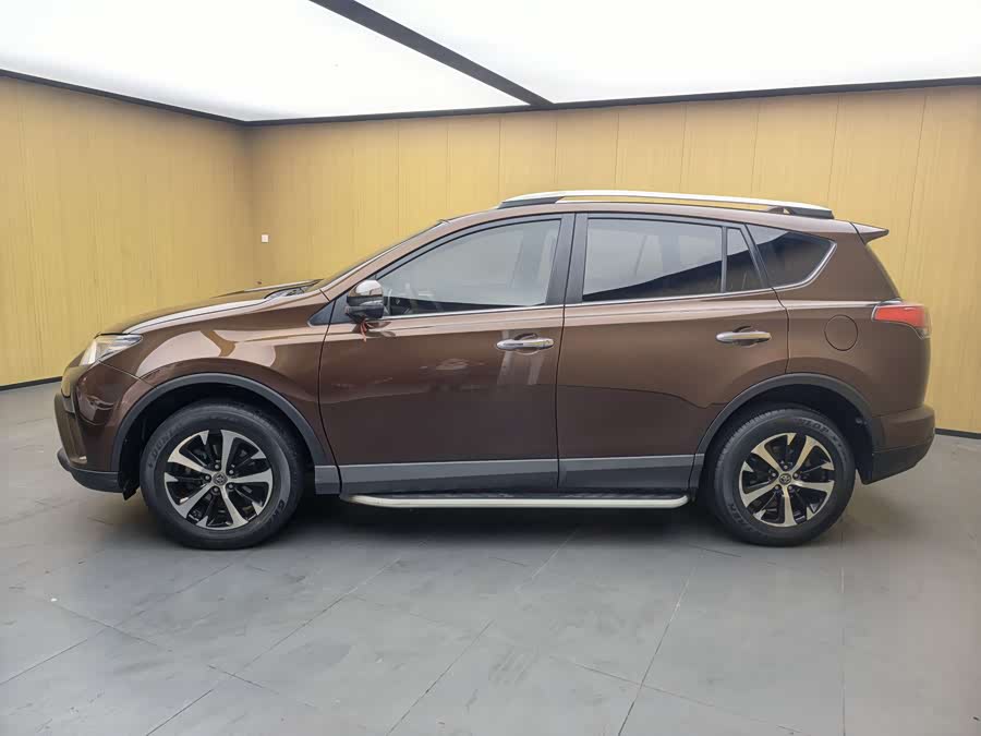 Toyota RAV4 2016 car image #4