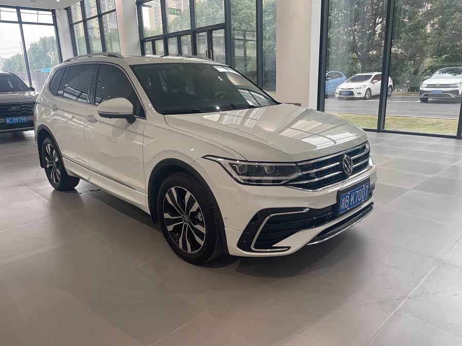 Volkswagen Tiguan L 2024 #4 Volkswagen Tiguan L 2024 car image #4