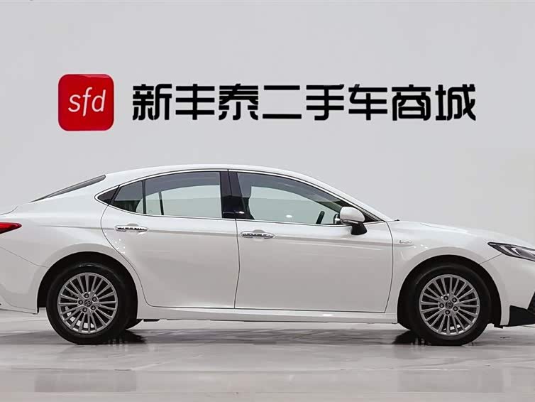 Toyota Camry 2025 صورة سيارة #4