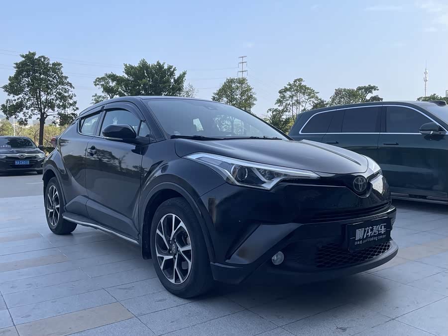 Toyota C-HR 2018 immagine di auto #4