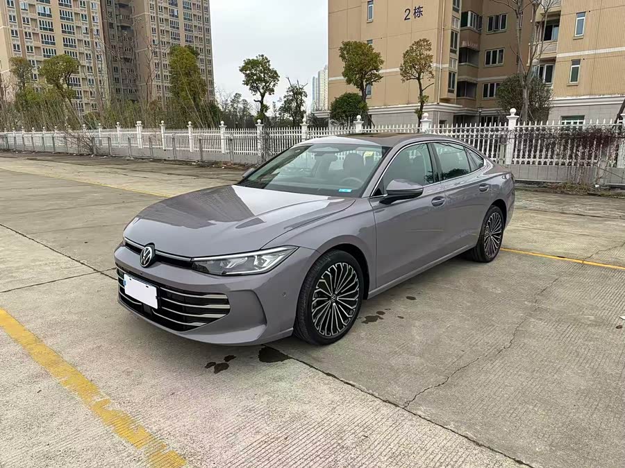 Volkswagen Passat 2024 car image #4