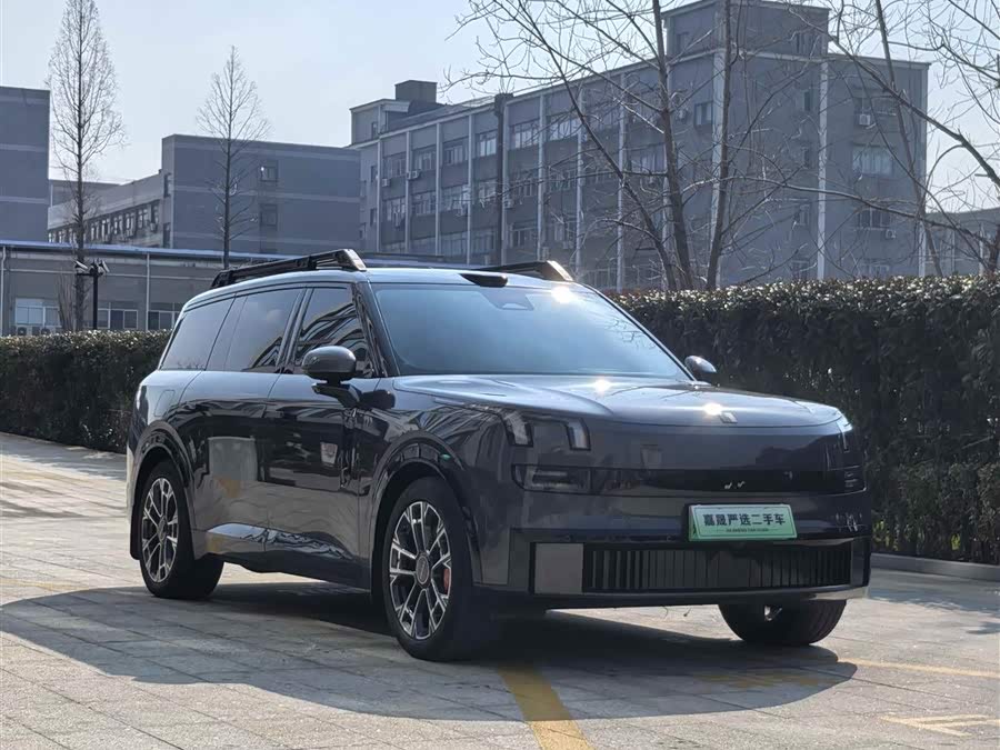 Lynk & Co 900 2025 car image #4