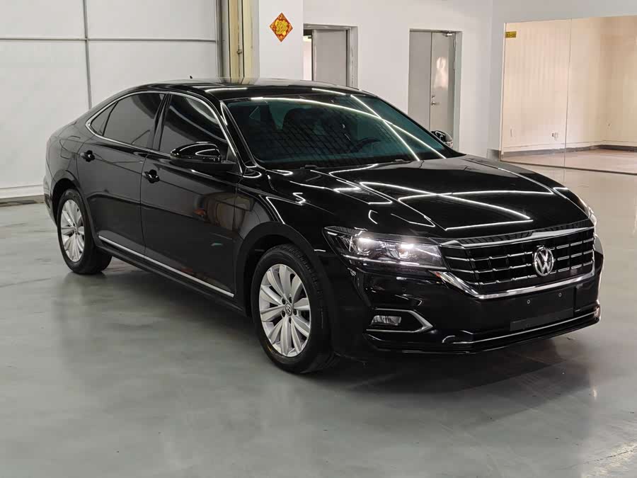 Volkswagen Passat 2019 immagine di auto #4