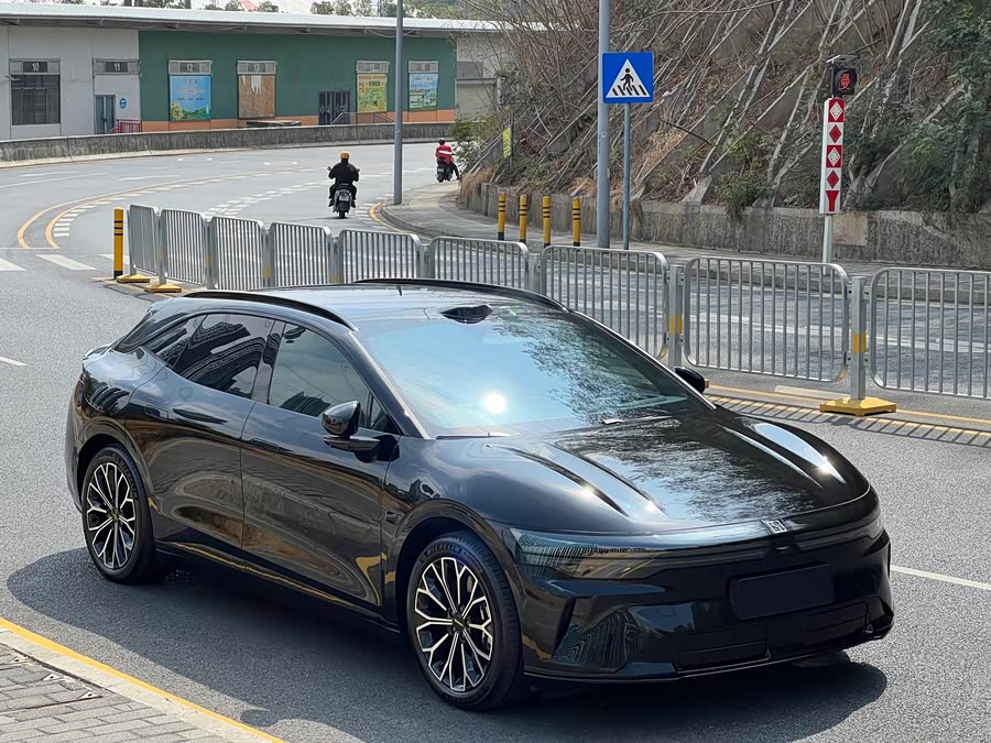 极氪 极氪007 2025 汽车图片 #4