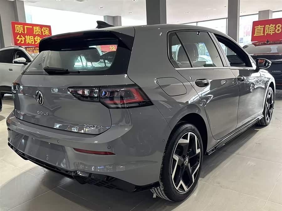 Volkswagen Golf 2025 car image #4