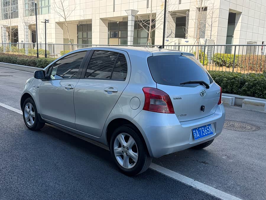 Toyota Yaris 2009 imagem de carro #4