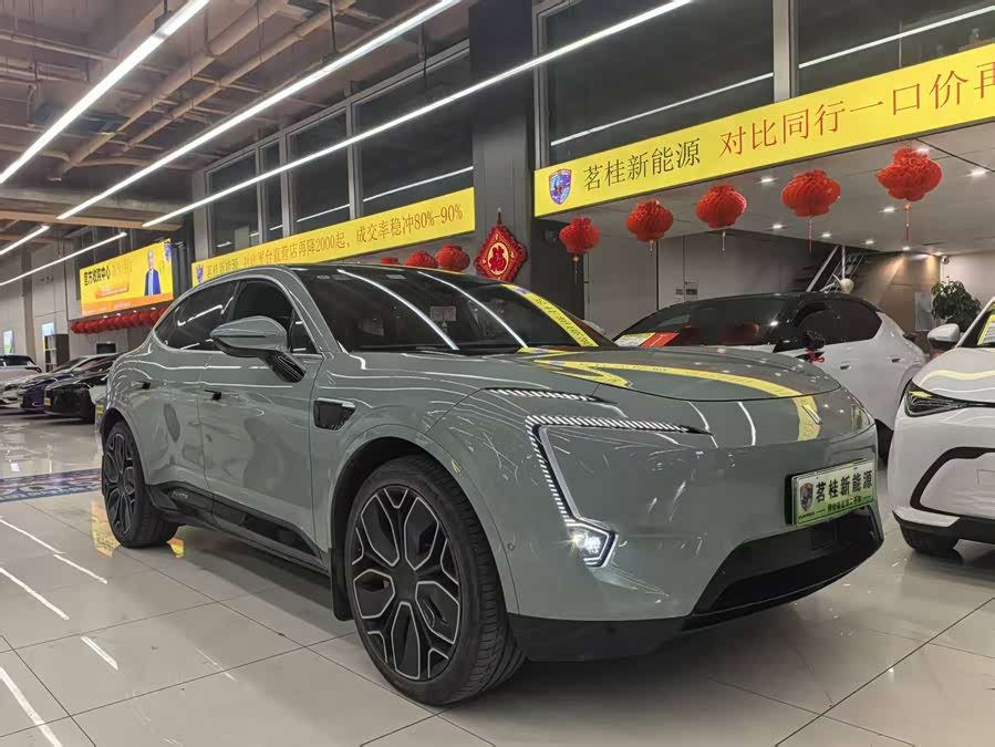 Avatr 11 2023 car image #4