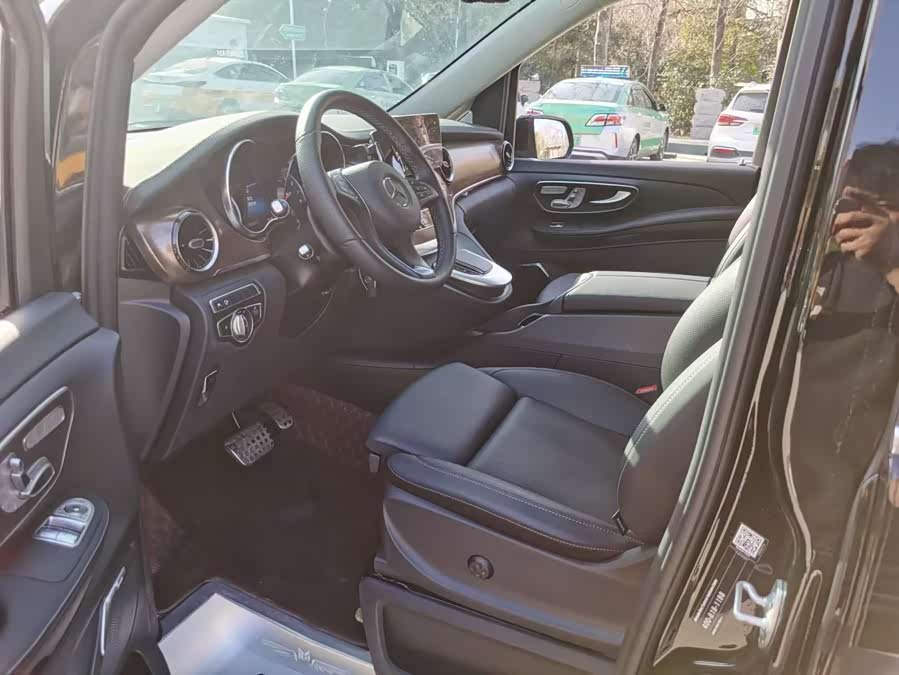 Mercedes-Benz V Class 2023 #4 Mercedes-Benz V Class 2023 car image #4