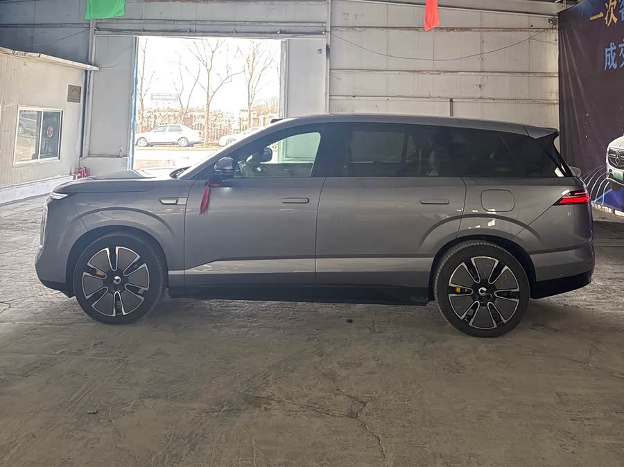 Denza #4 Denza car image #4