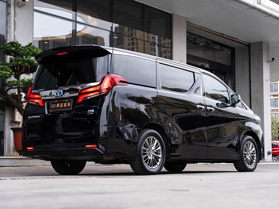 Toyota Alphard 2019 car image #4