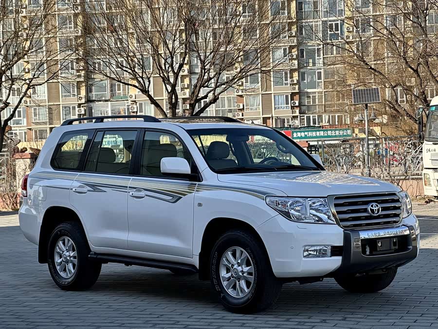 Toyota Land Cruiser 2011 immagine di auto #4