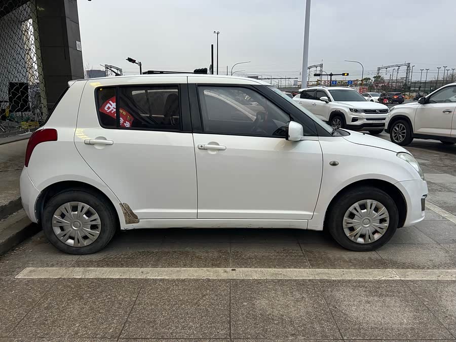 Suzuki Swift 2016 car image #4