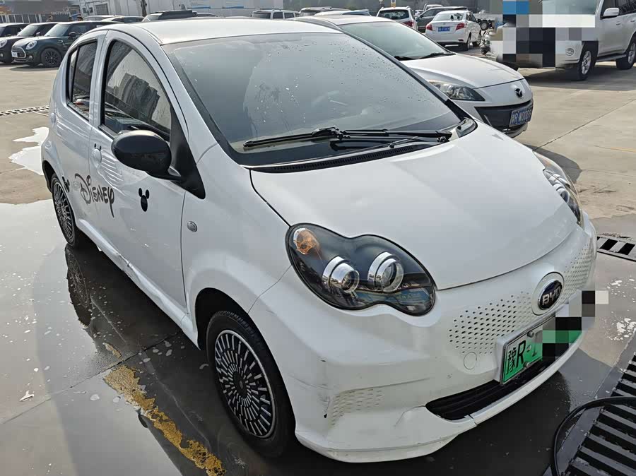 BYD e1 2019 car image #4