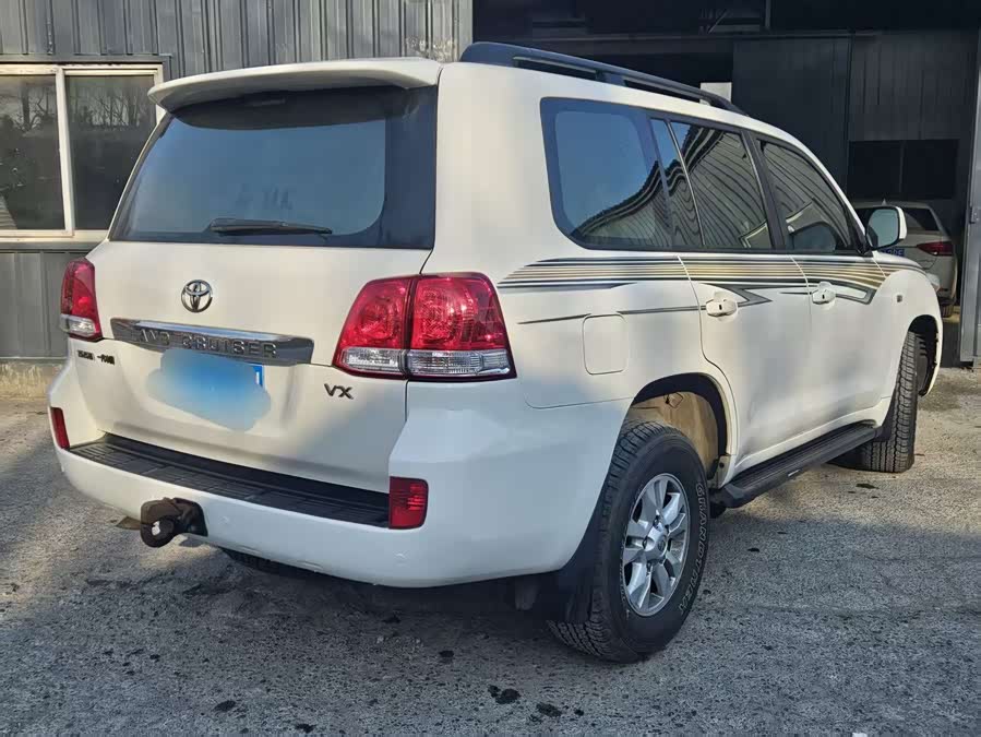 Toyota Land Cruiser 2010 #4 Toyota Land Cruiser 2010 car image #4