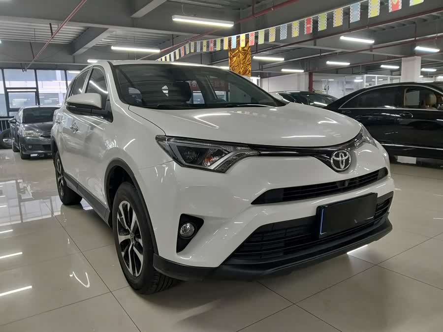 Toyota RAV4 2017 #4 Toyota RAV4 2017 car image #4