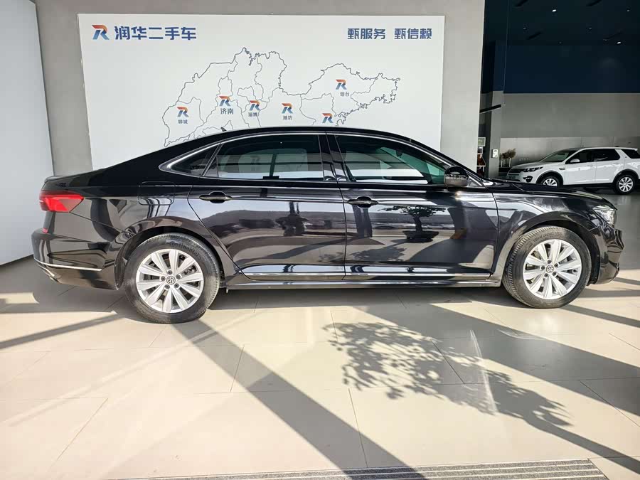 Volkswagen Passat 2019 car image #4