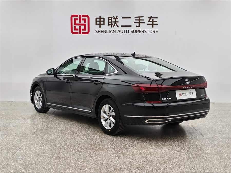 Volkswagen Passat 2023 car image #4