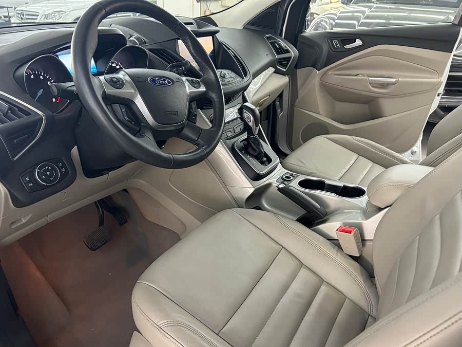 Ford Kuga 2014 صورة سيارة #4