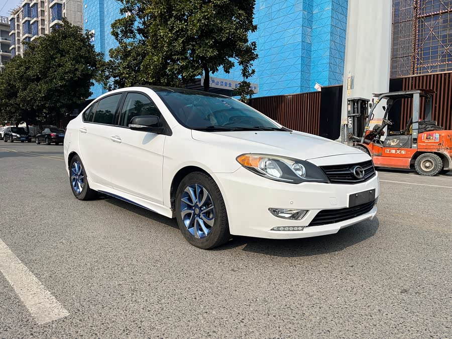 Soueast V5 Lingzhi 2015 car image #4