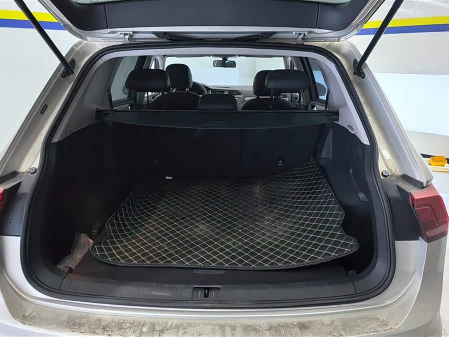 Volkswagen Tiguan L 2020 car image #4