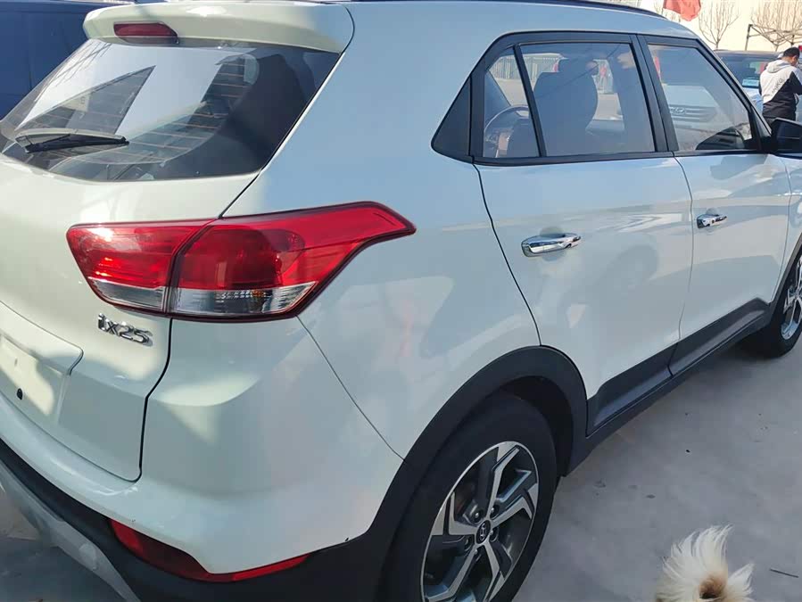 Hyundai ix25 2018 car image #4