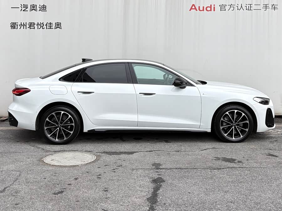 Audi Q3 2025 car image #4