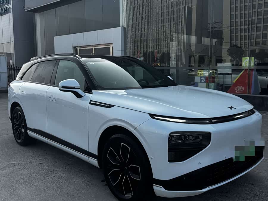 Xpeng G9 2025 car image #4