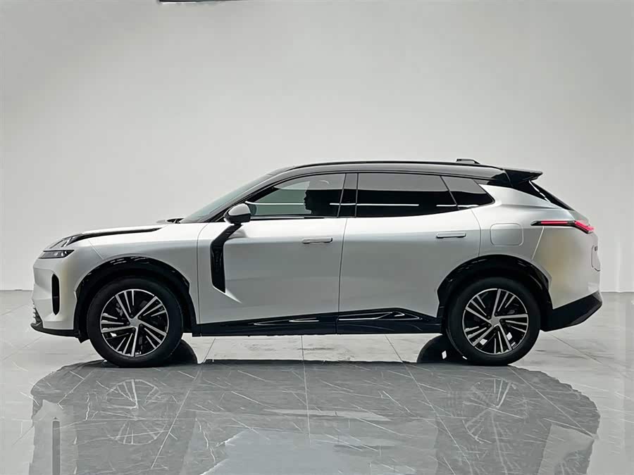 Lynk & Co 08 EM-P 2024 car image #4