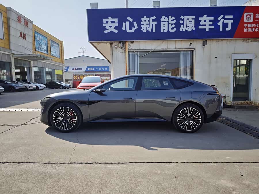 Avatr 12 2026 car image #4